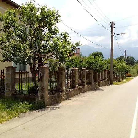 край реките Дом отдыха